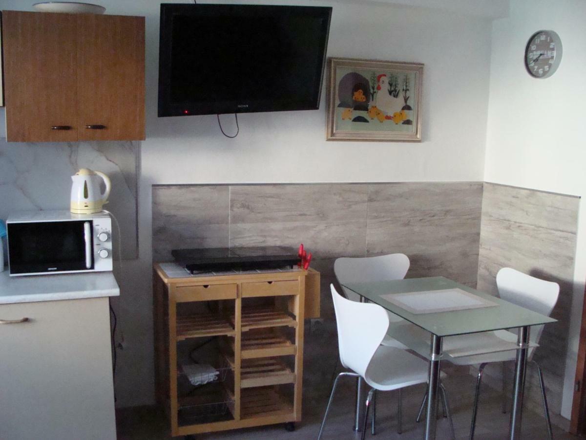 Appartamento Apartmán Polní 930 Hluboká nad Vltavou Esterno foto